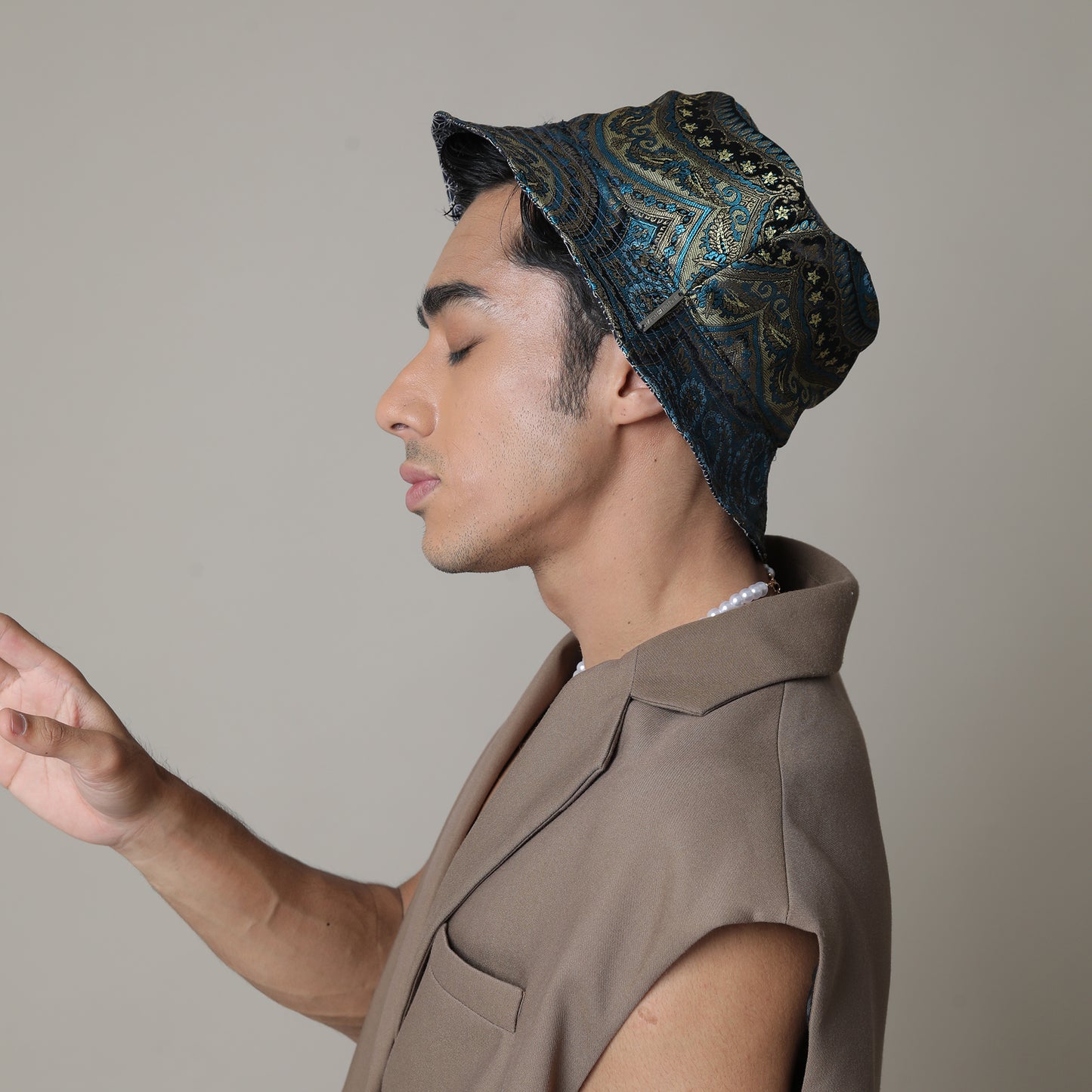 ZAIN BG X SHIN BUCKET HAT