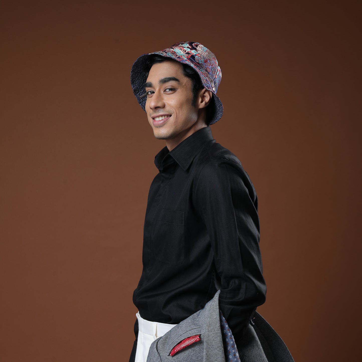 KAIRI X FU GUI B BUCKET HAT