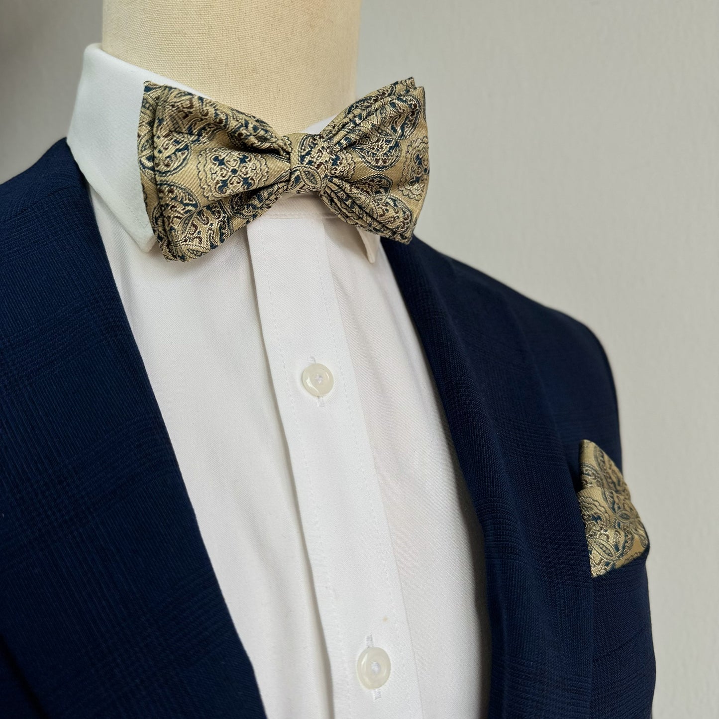 THE RUI YUAN BOWTIE